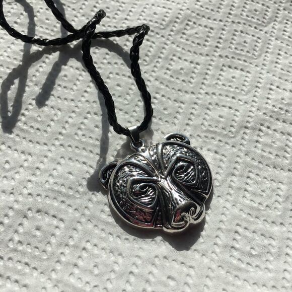 Bear Necklace - Picture 3 of 7